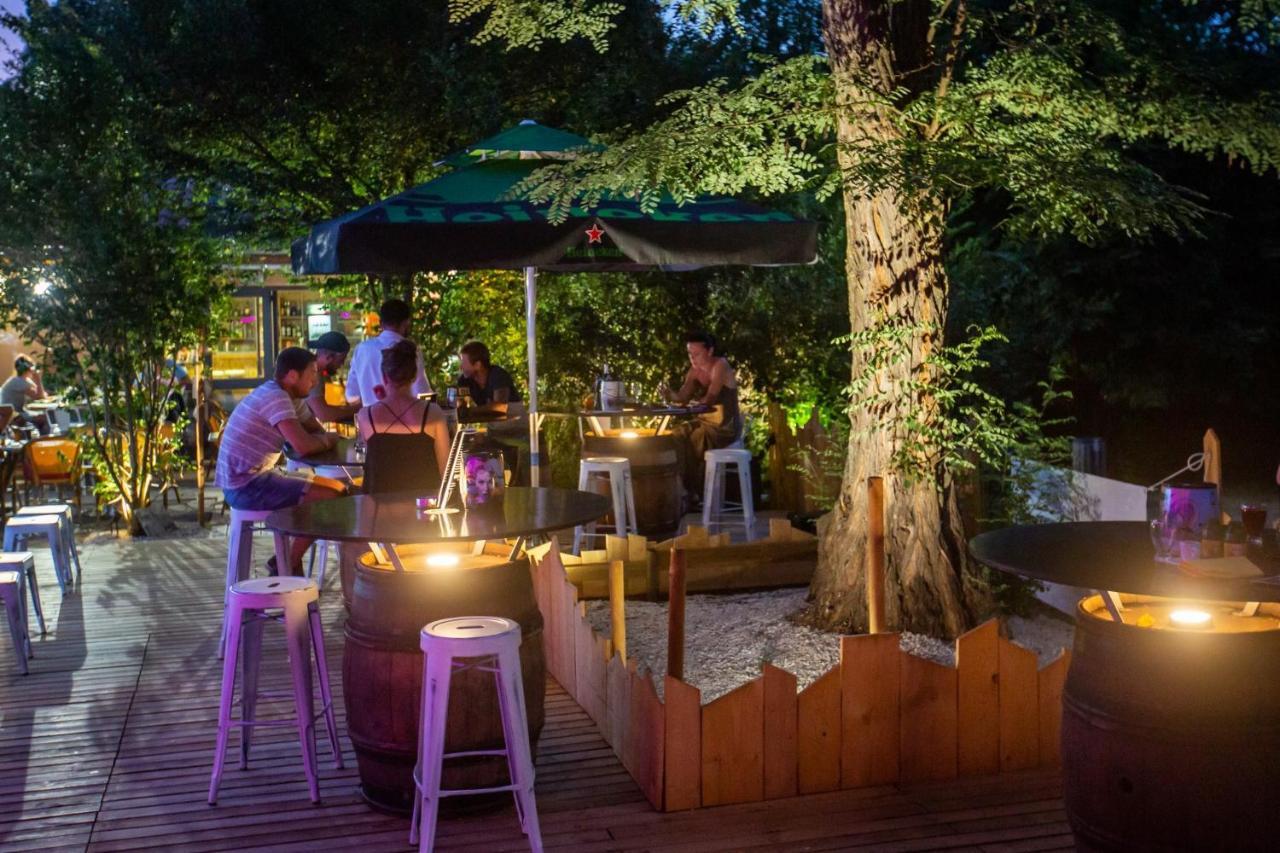 Camping De La Bageasse 브리우드 외부 사진