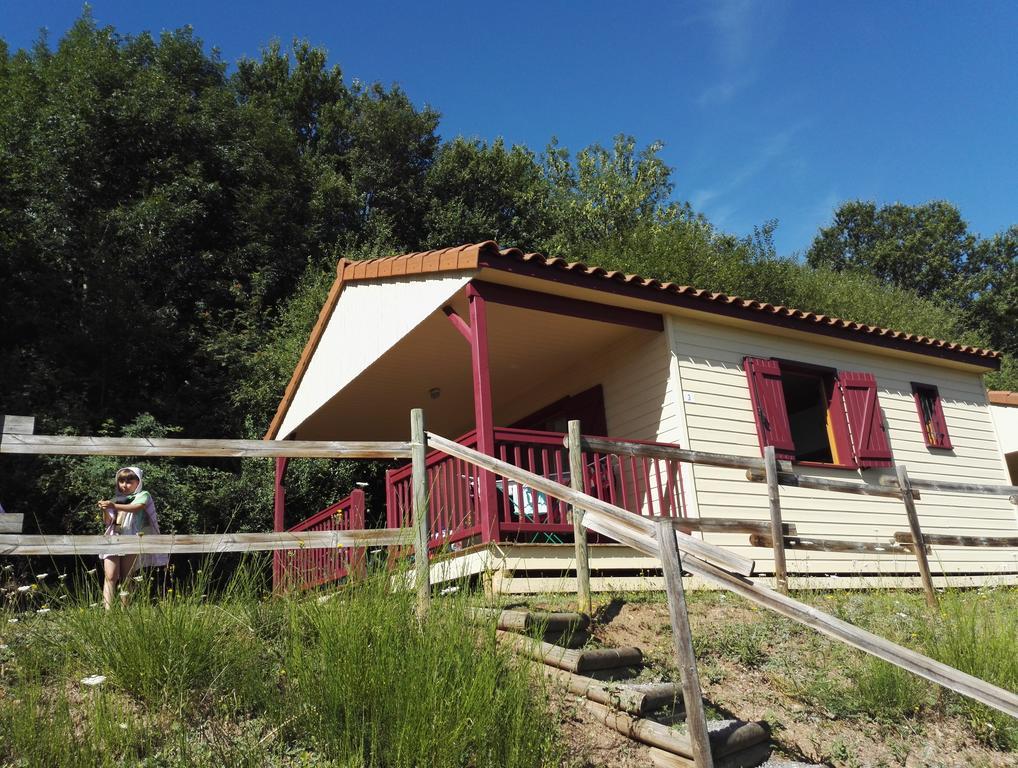Camping De La Bageasse 브리우드 외부 사진