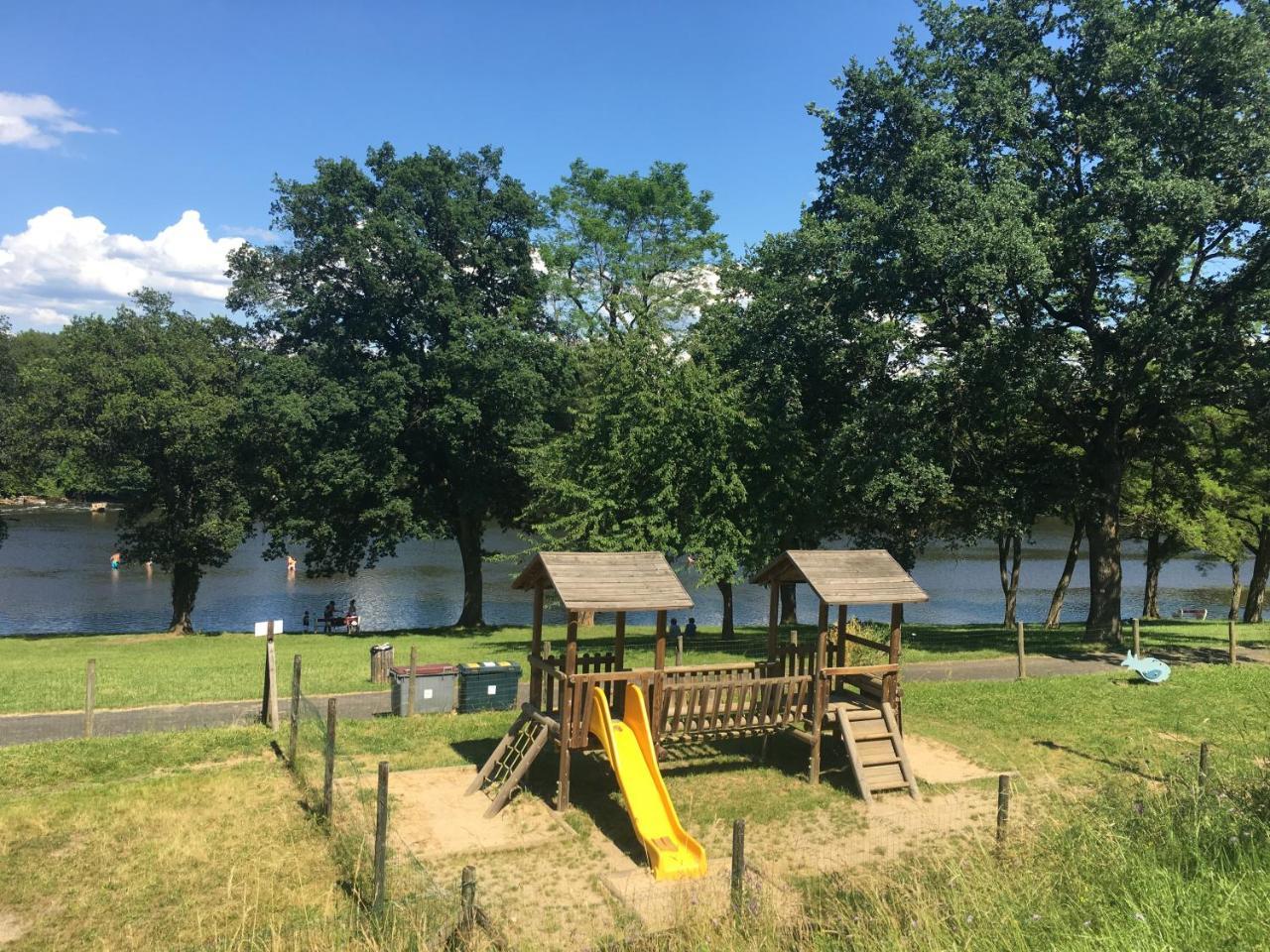 Camping De La Bageasse 브리우드 외부 사진